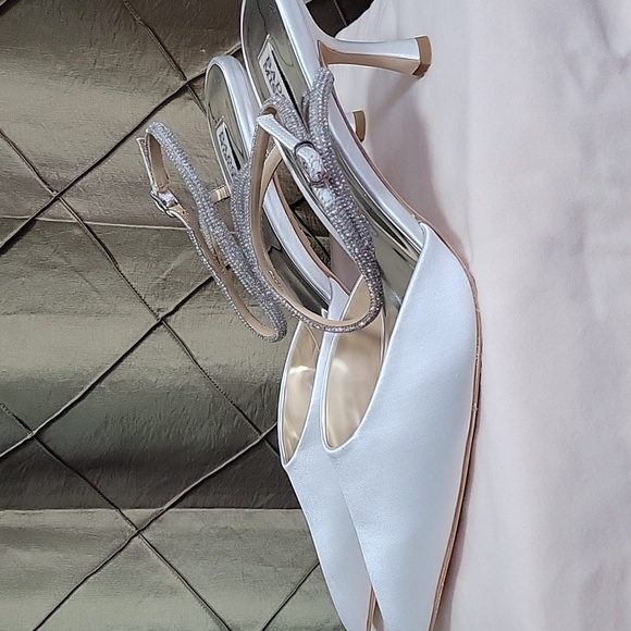 NWT- Badgley Mischka ‘Autumn’ Kitten Heel Pump DISPLAY SHOE - Picture 6 of 12